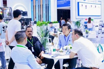 International visitors from Vietnam, Malaysia, Indonesia and Thailand networking at NEPCON Asia